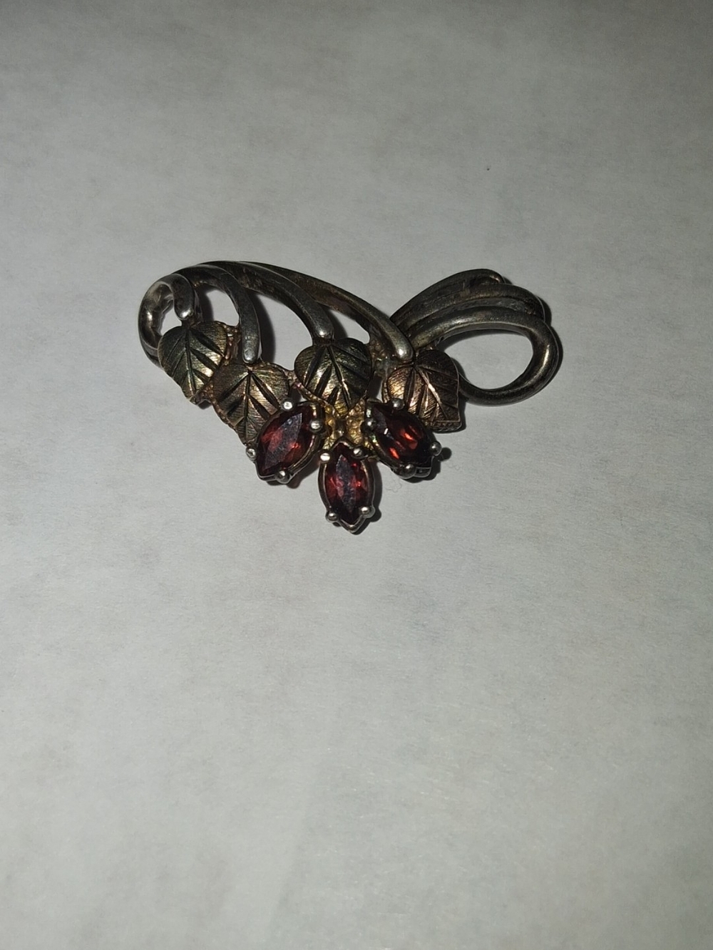 Rare Find! Vintage Blackhills Gold Sterling Silver Pendent With 3 Lovely Garnets